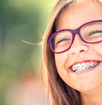 Dentist Guide Featured Image of Girl with Braces
